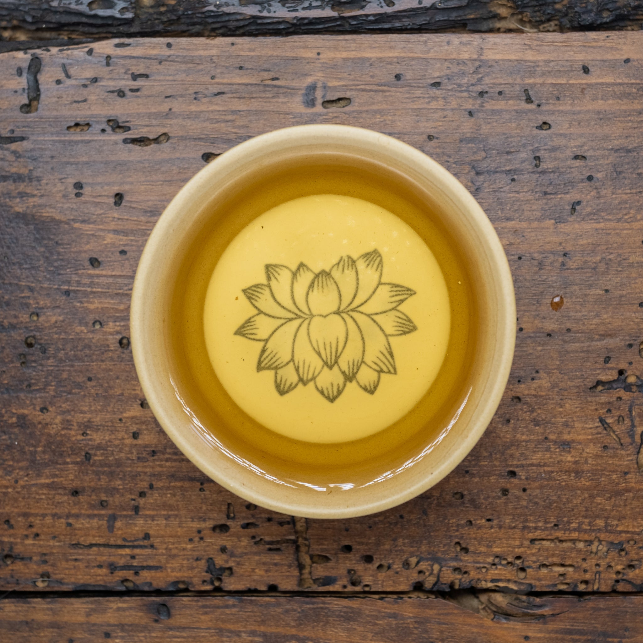 Té azul hojas