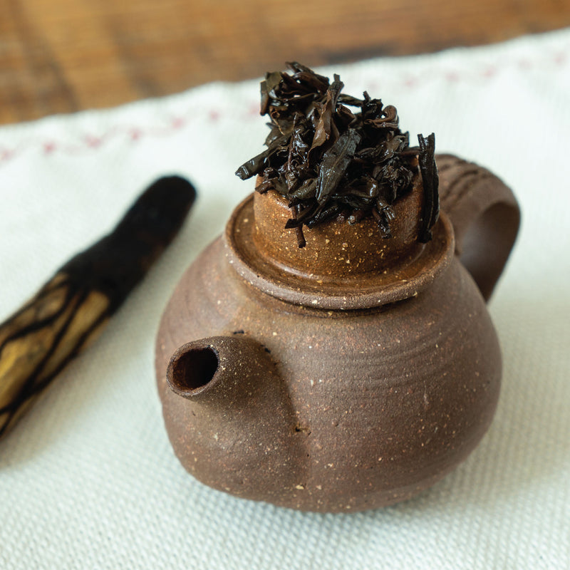 Hojas húmedas de té negro Lapsang Souchong