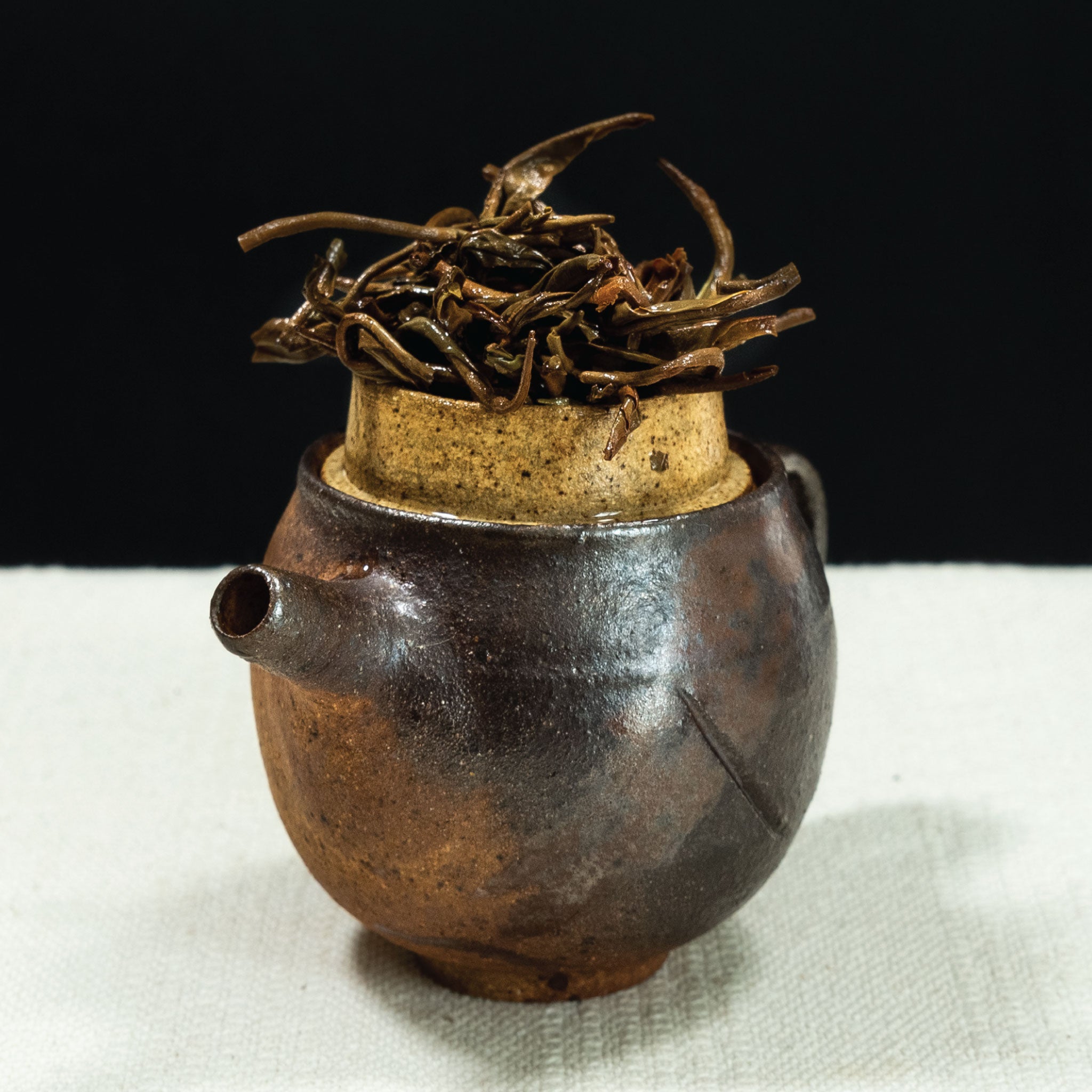 Hojas húmedas de té amarillo  Yunnan Yellow