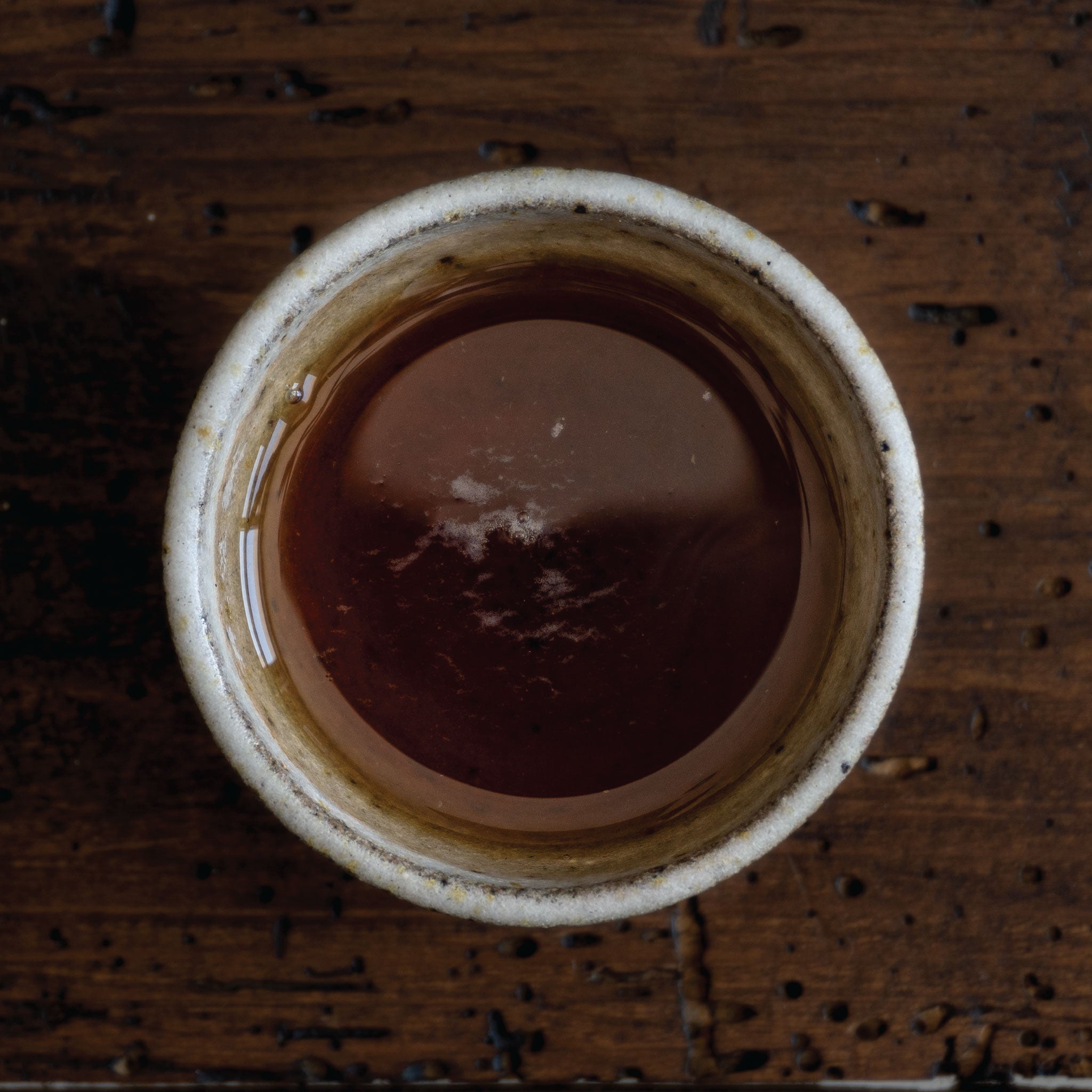 Té oolong: Exquisito té oolong, con un equilibrio único entre té verde y té negro, ofreciendo complejidad de sabores.