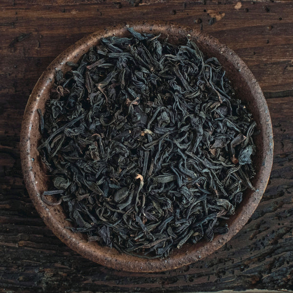 Hojas de té negro Assam