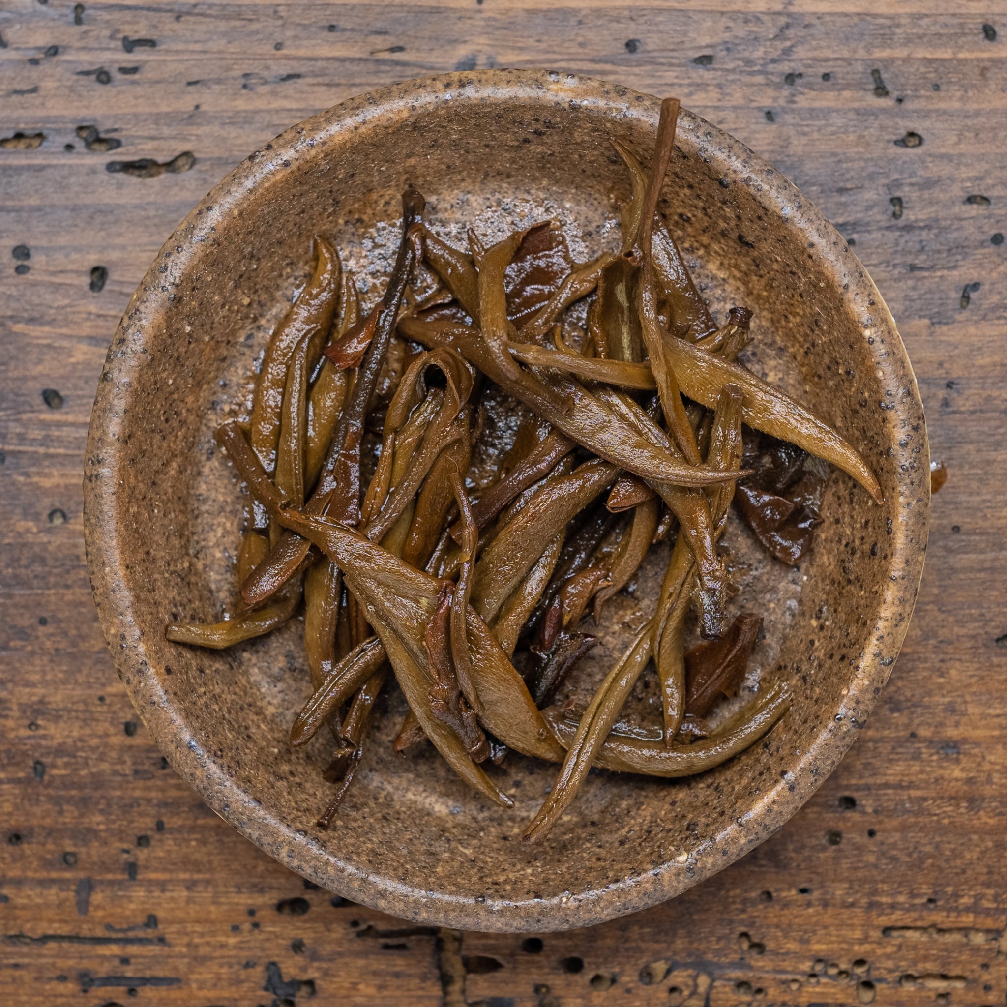 Té negro brotes