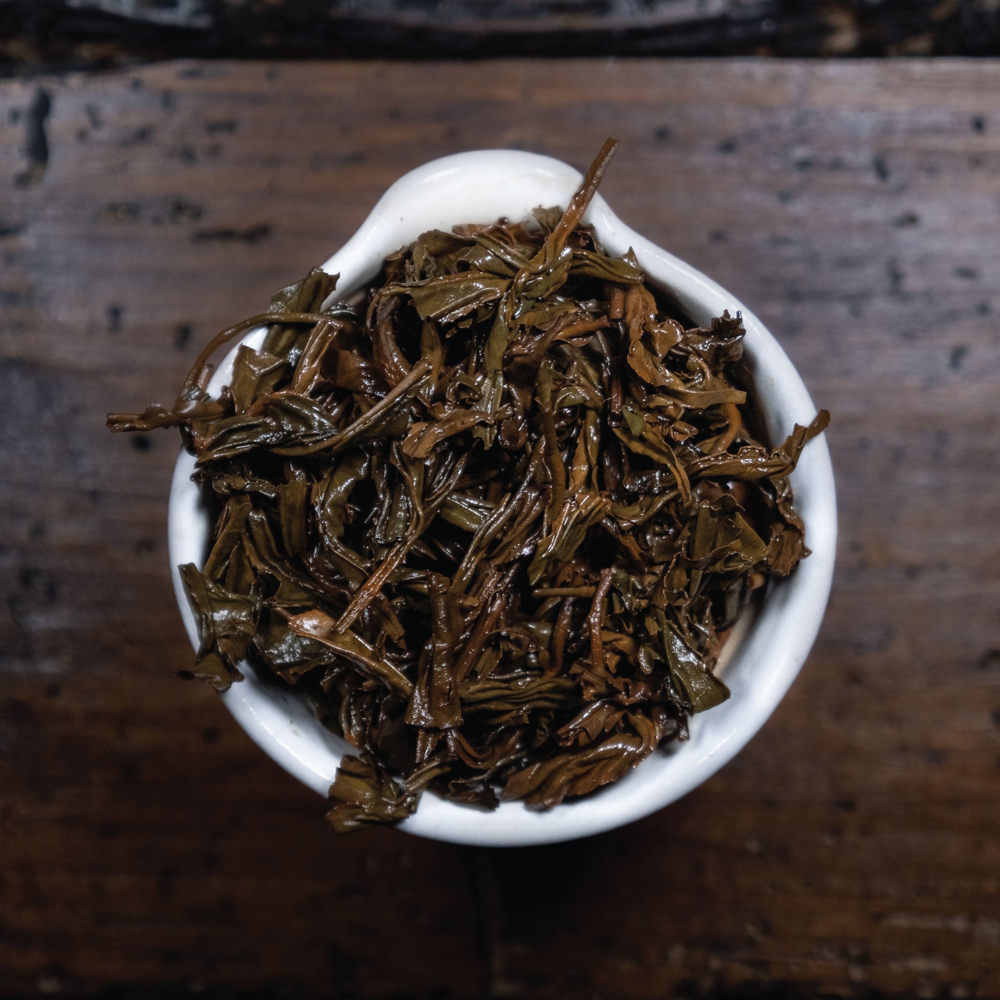 Té negro: Variedad de té negro de alta calidad, con sabores robustos y característicos.