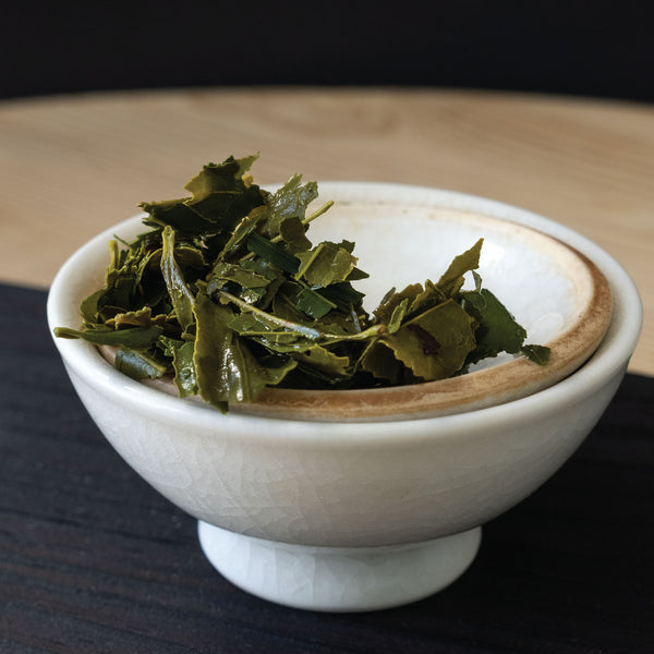 Té verde: Té verde fresco y lleno de vitalidad, reconocido por sus propiedades antioxidantes y su sabor refrescante.